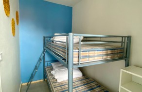 La cabine avec les lits superposés