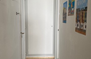 Le couloir vers les chambres et la salle d&rsquo;eau