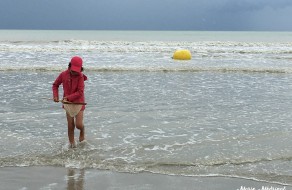 peche-fille-crevette-mers